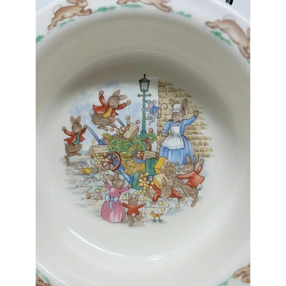 Vintage Royal Doulton "Bunnykins" "Toppling the Fruit Cart" Baby  Porridge Dish - Picture 1 of 8